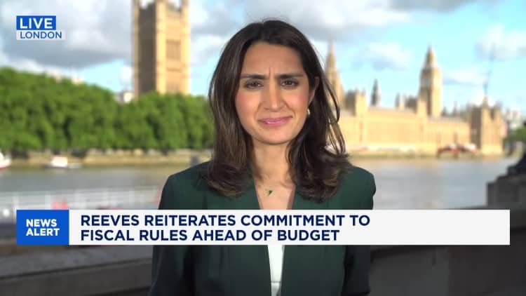 UK's Reeves calls on regulators to do more in supporting growth