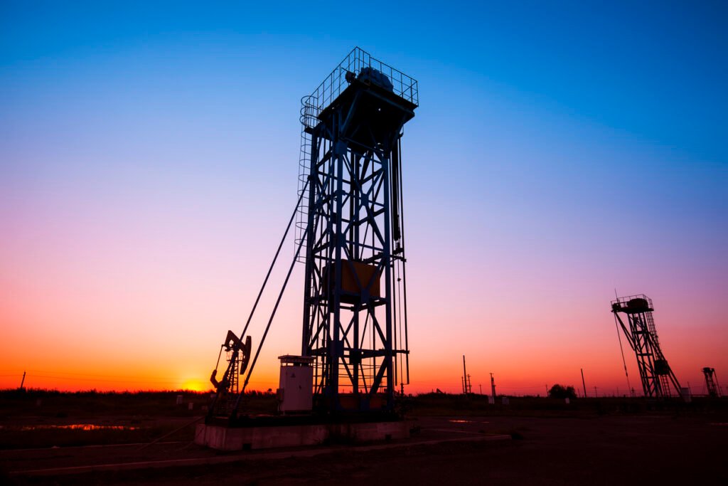 WTI Oil: Fresh Acceleration Higher Faces Strong Resistance from the Base of Thick Daily Cloud