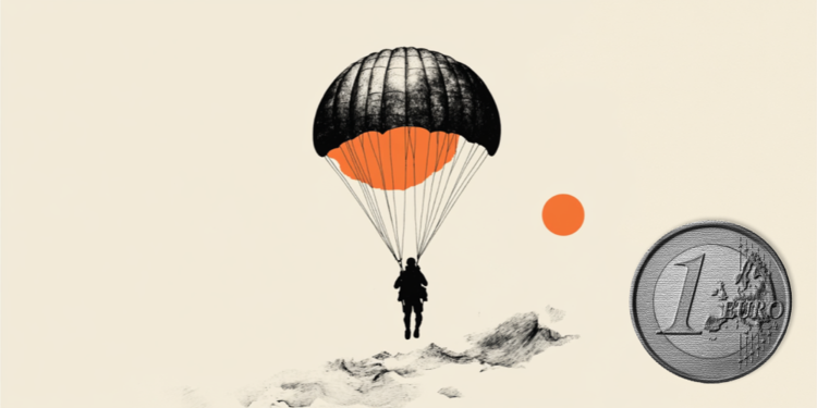 EUR/JPY hits two-week low as BoJ hawkish tone contrasts ECB stance