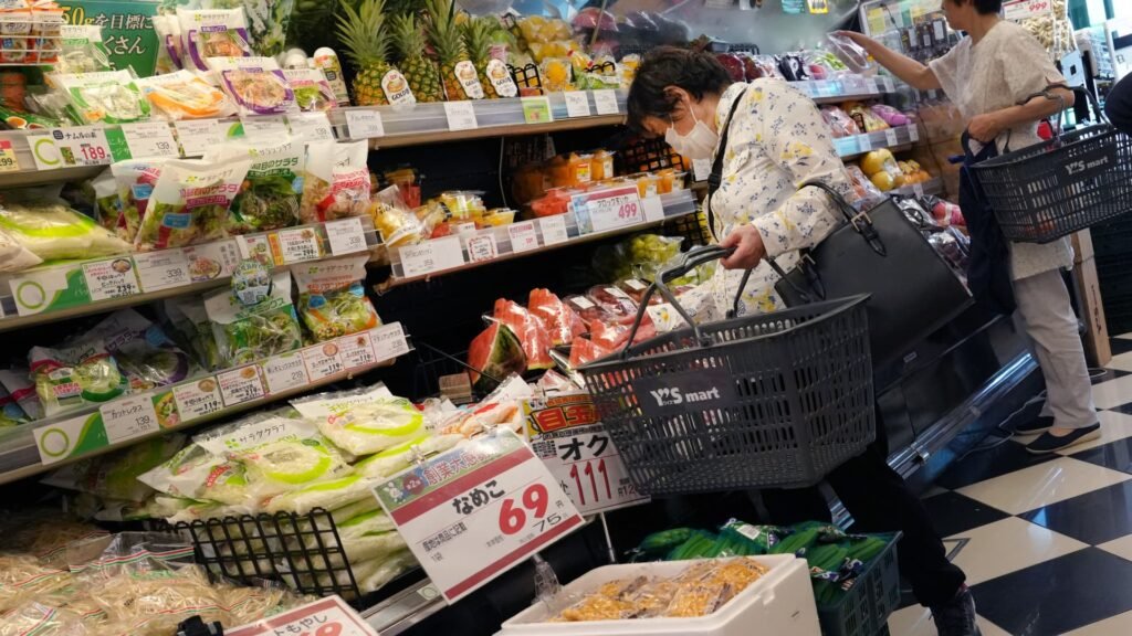 Japan’s core inflation in October rises to a 3-month high, supporting the case for rate hikes
